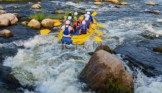 水上漂流竞技,惊险与刺激的运动体验的简单介绍 水上漂流竞技,惊险与刺激的运动体验的简单介绍