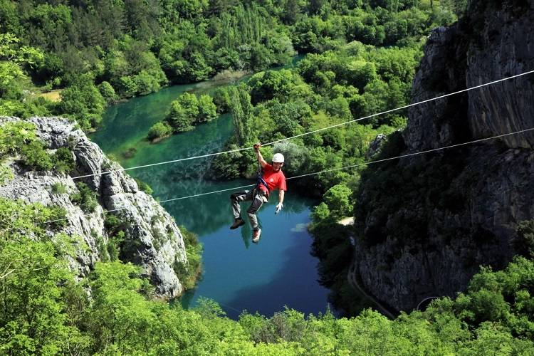 开云网站-城市空中滑索，体验刺激的高空飞跃的简单介绍