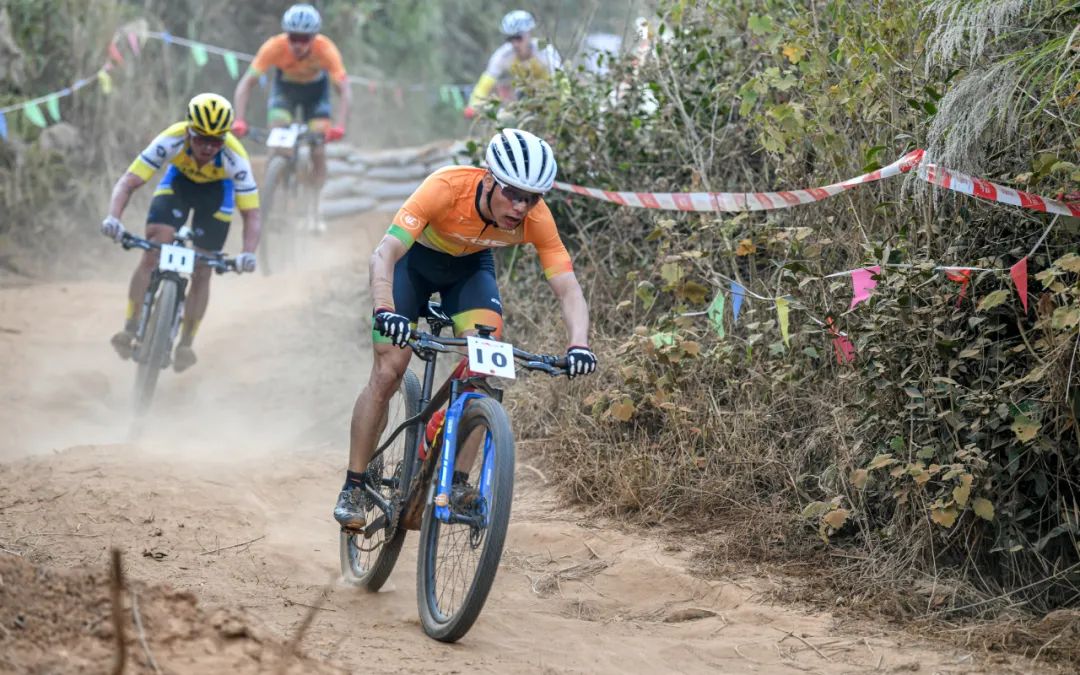 关于山地自行车赛，风火轮上的速度与激情的信息